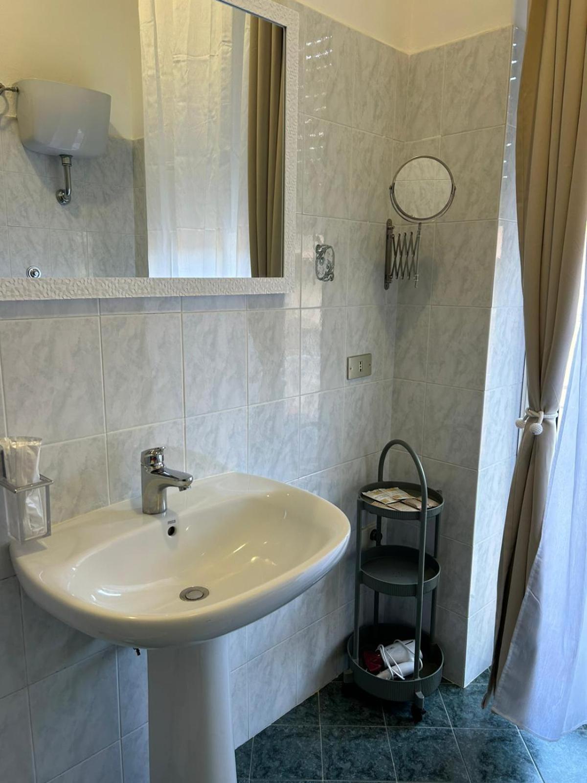 My Suite ฟีอุจจี ภายนอก รูปภาพ